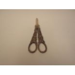 A pair of Wakeley & Wheeler silver grape scissors, London 1986m, 15cm long, 97g