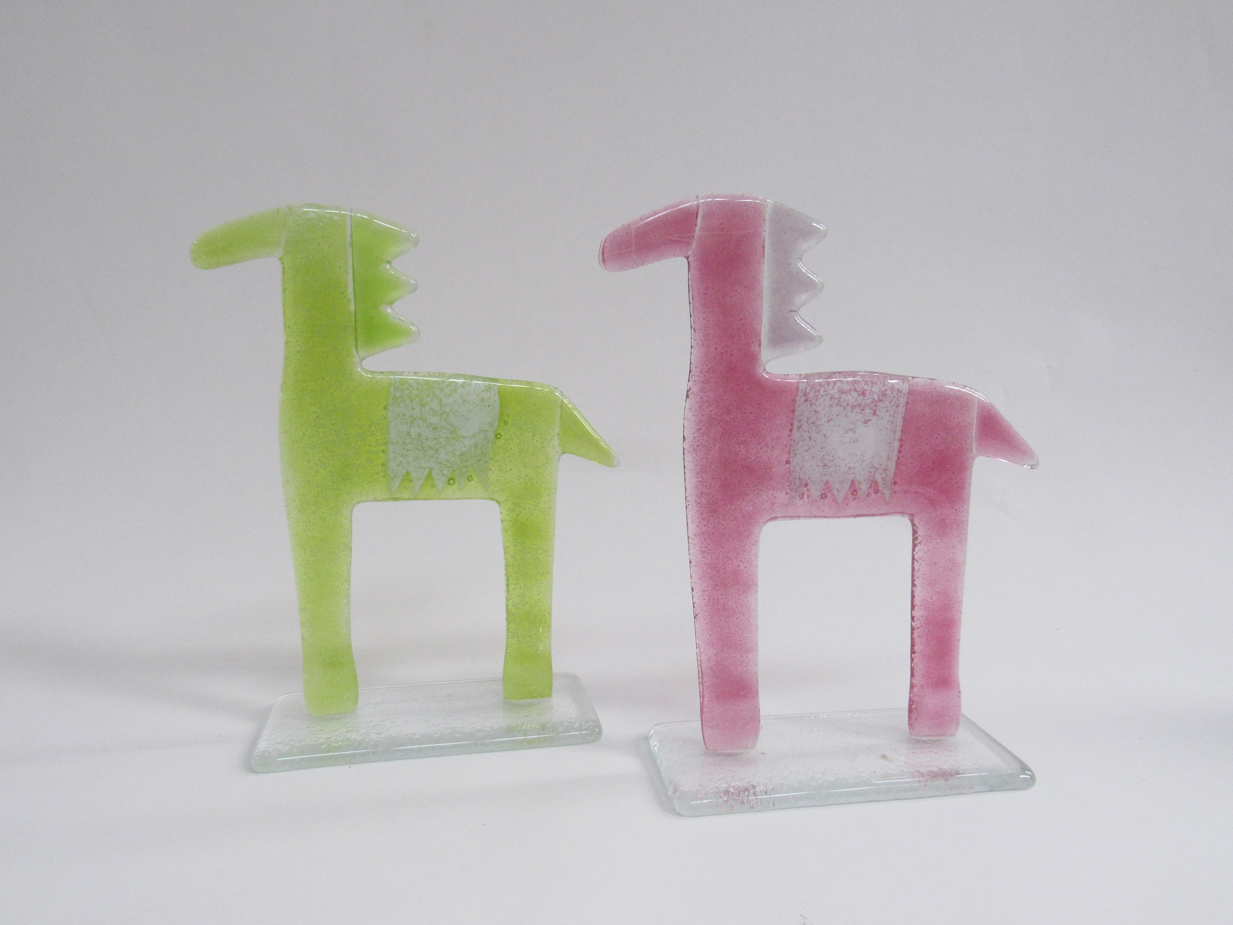 Two Maciej Habrat studio art glass horse sculptures, each signed 'Habrat', 20.5cm high