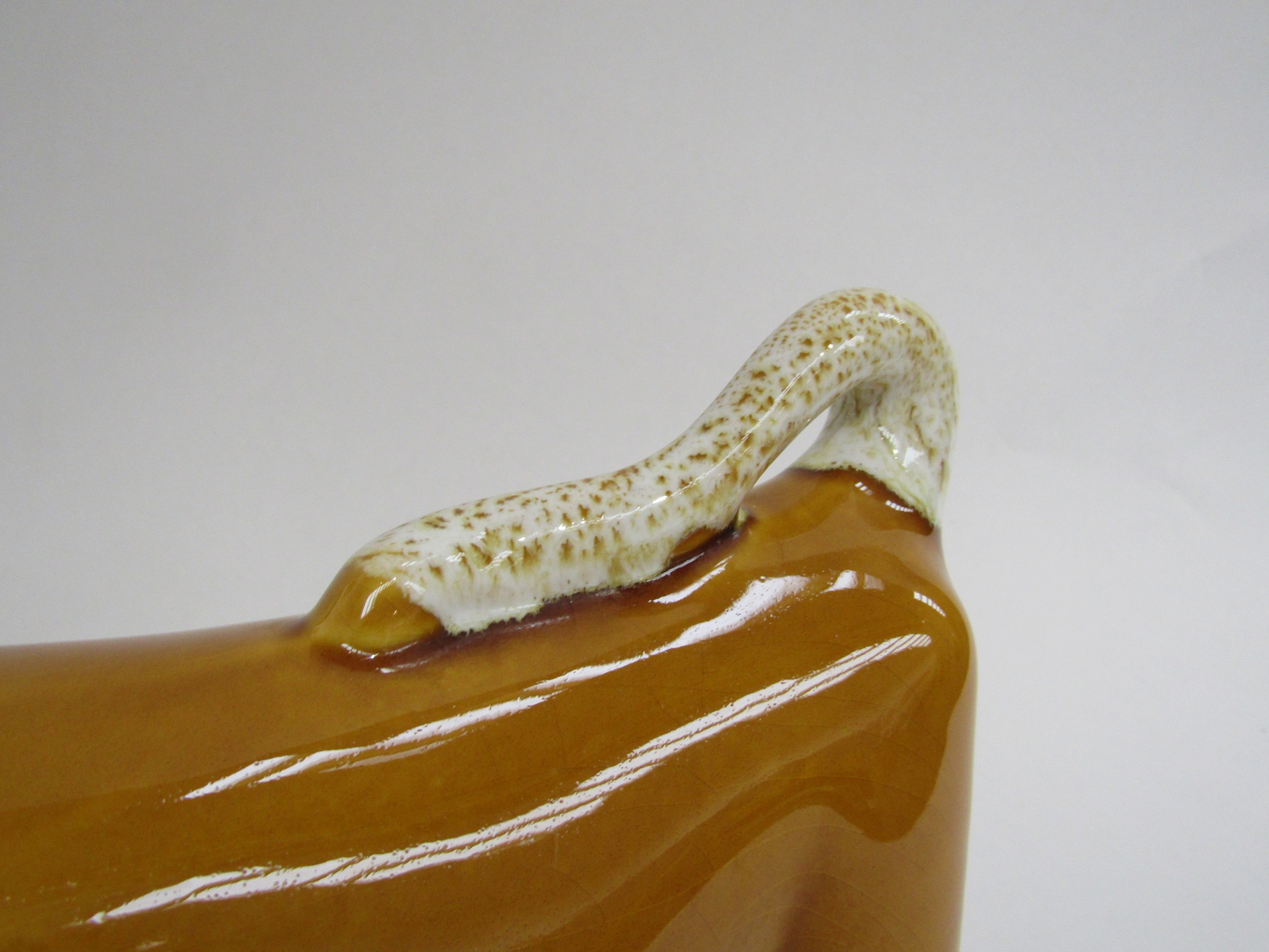 A Trentham bull designed by Colin Melbourne finished in unusual honey colour. 29cm long x 15cm high - Image 4 of 5