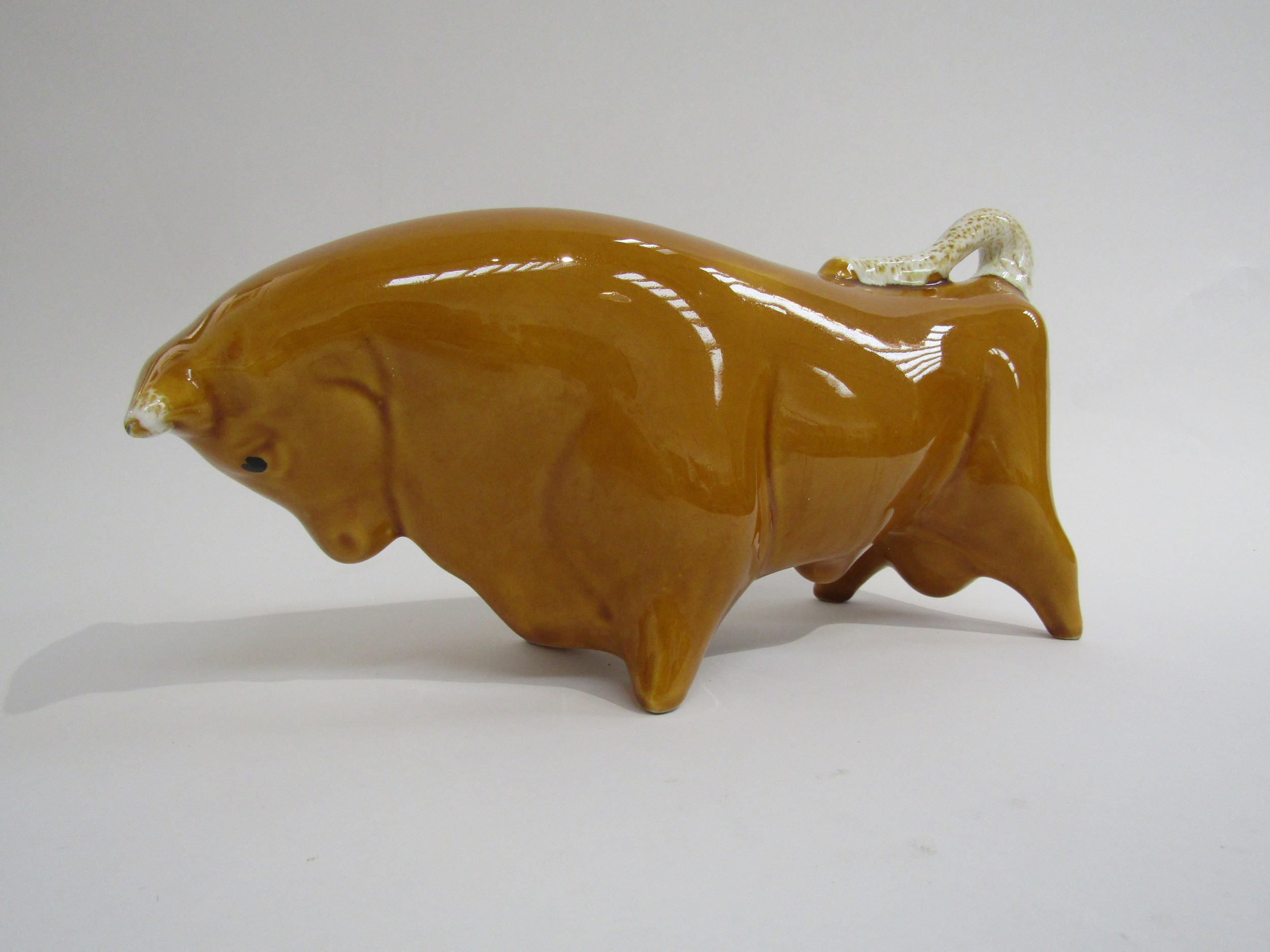 A Trentham bull designed by Colin Melbourne finished in unusual honey colour. 29cm long x 15cm high - Image 3 of 5
