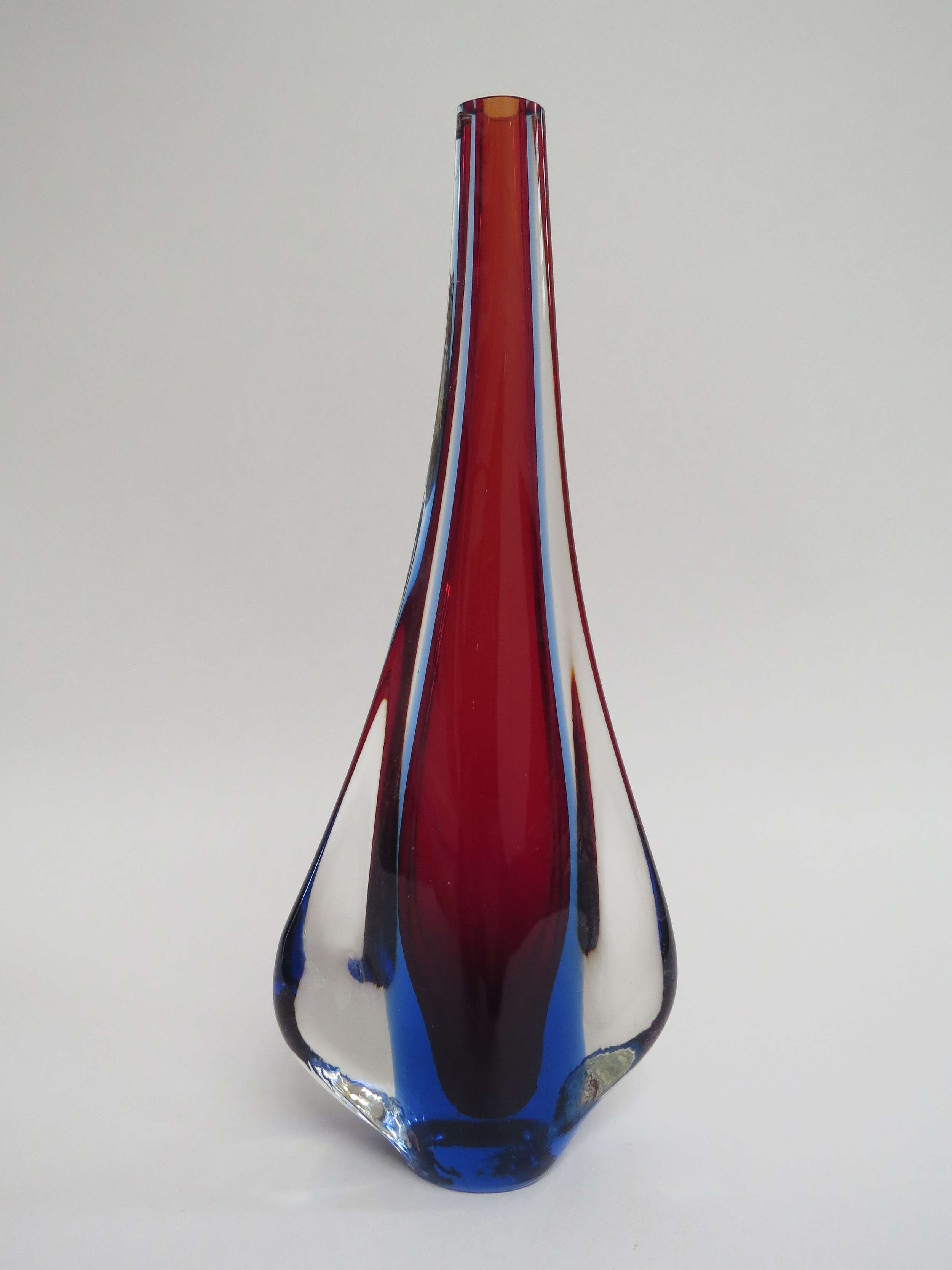 A Murano glass slender vase in red and blue encased in clear with 'fin' sides. 27.5cm high - Image 2 of 3