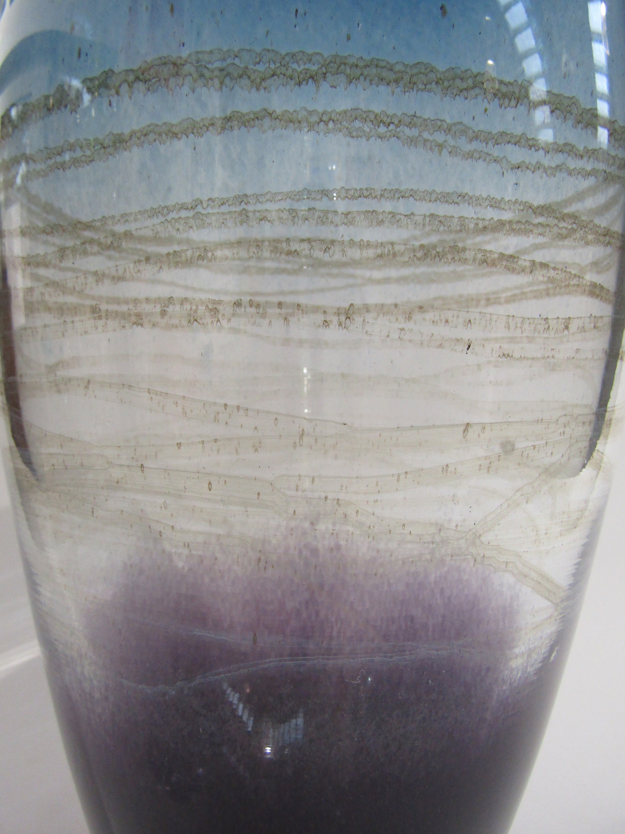 A large studio art glass vase by Lithuanian master glass blower Algimantas Zilys (1939-2009) - Image 3 of 4