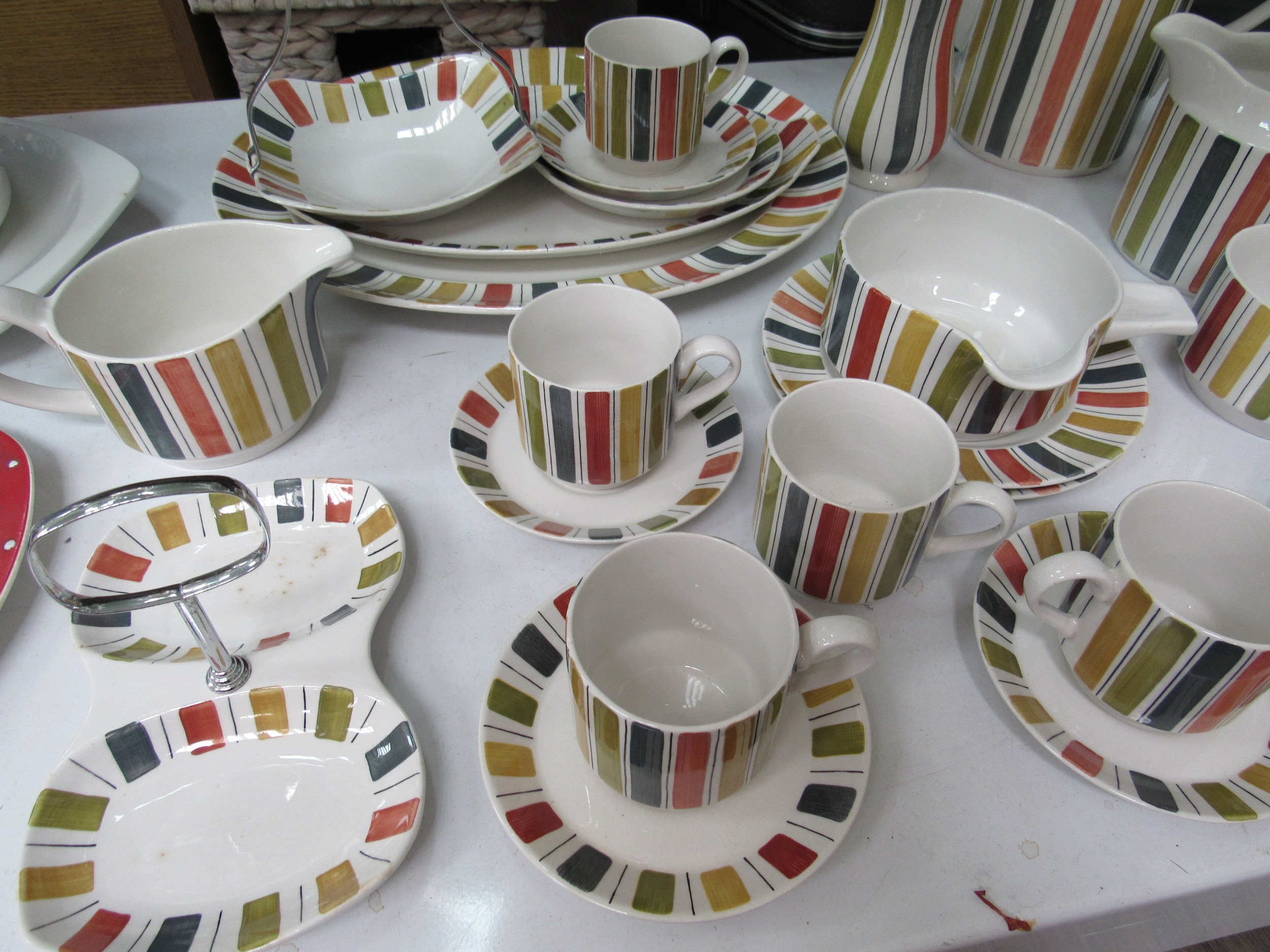 A collection of Midwinter "Mexicana" pattern dinnerwares designed by Jessie Tait to include - Image 3 of 3