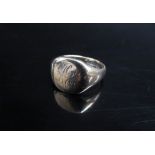 A 9ct gold signet ring. Size P, 5.6g