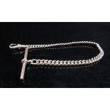 A 9ct gold watch chain with T-bar, 19cm long, 9.6g