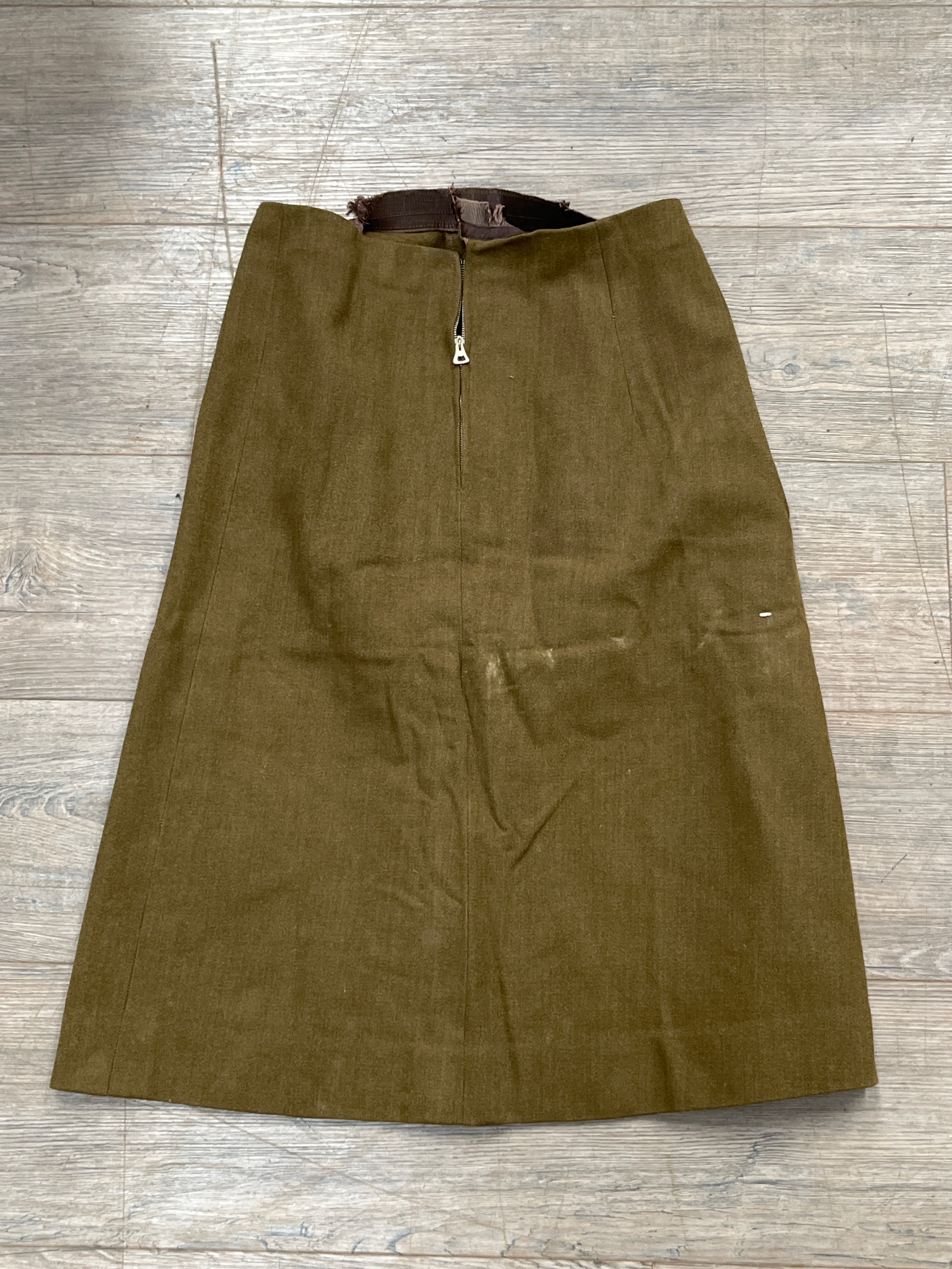 A WWII ATS uniform consisting of blouse and skirt, previously belonging to Florence Smith, who drove - Image 5 of 7