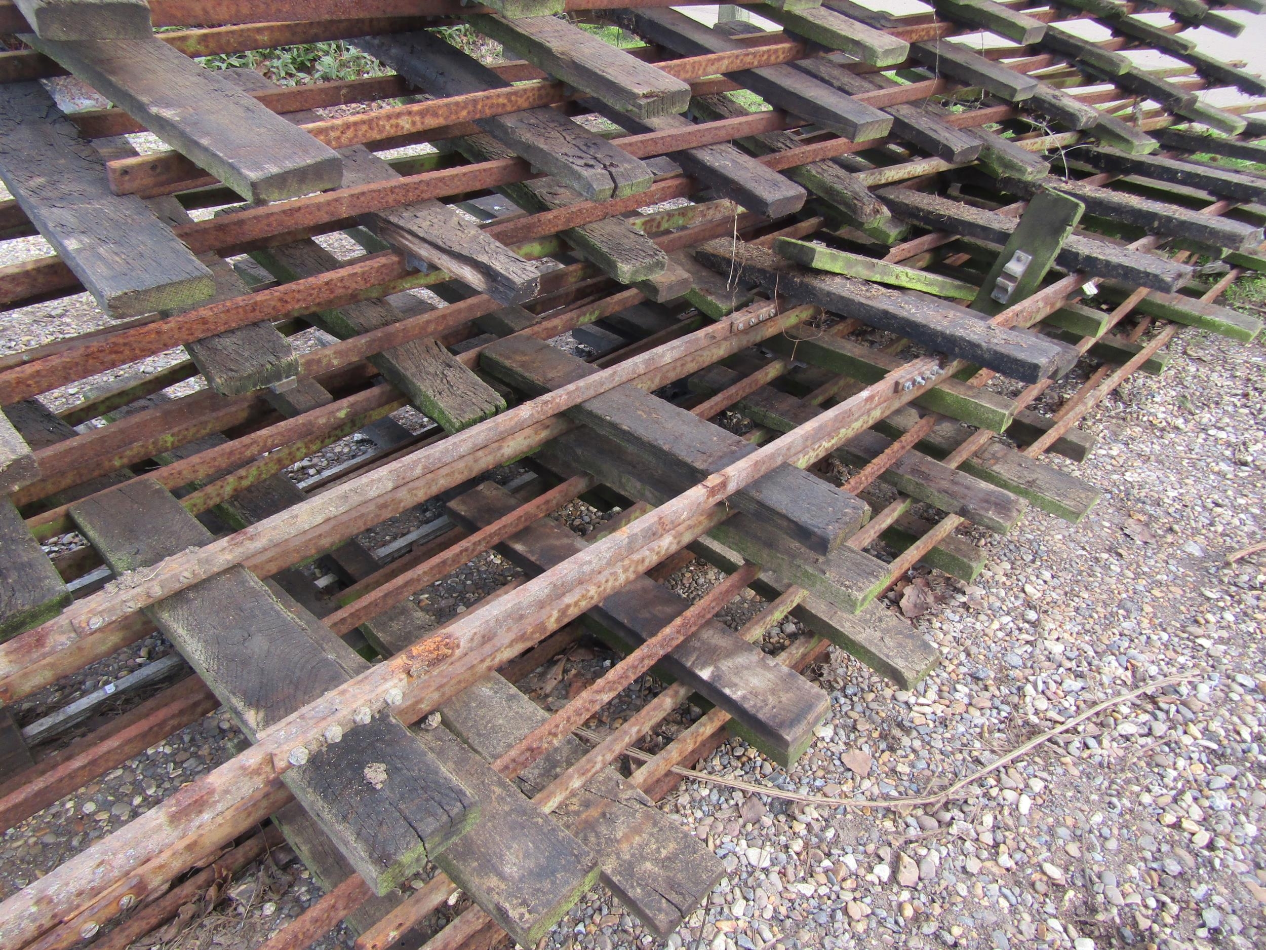 A good quantity of 7 1/4" gauge miniature railway track. Approximately 75 metres in total, divided - Image 3 of 6