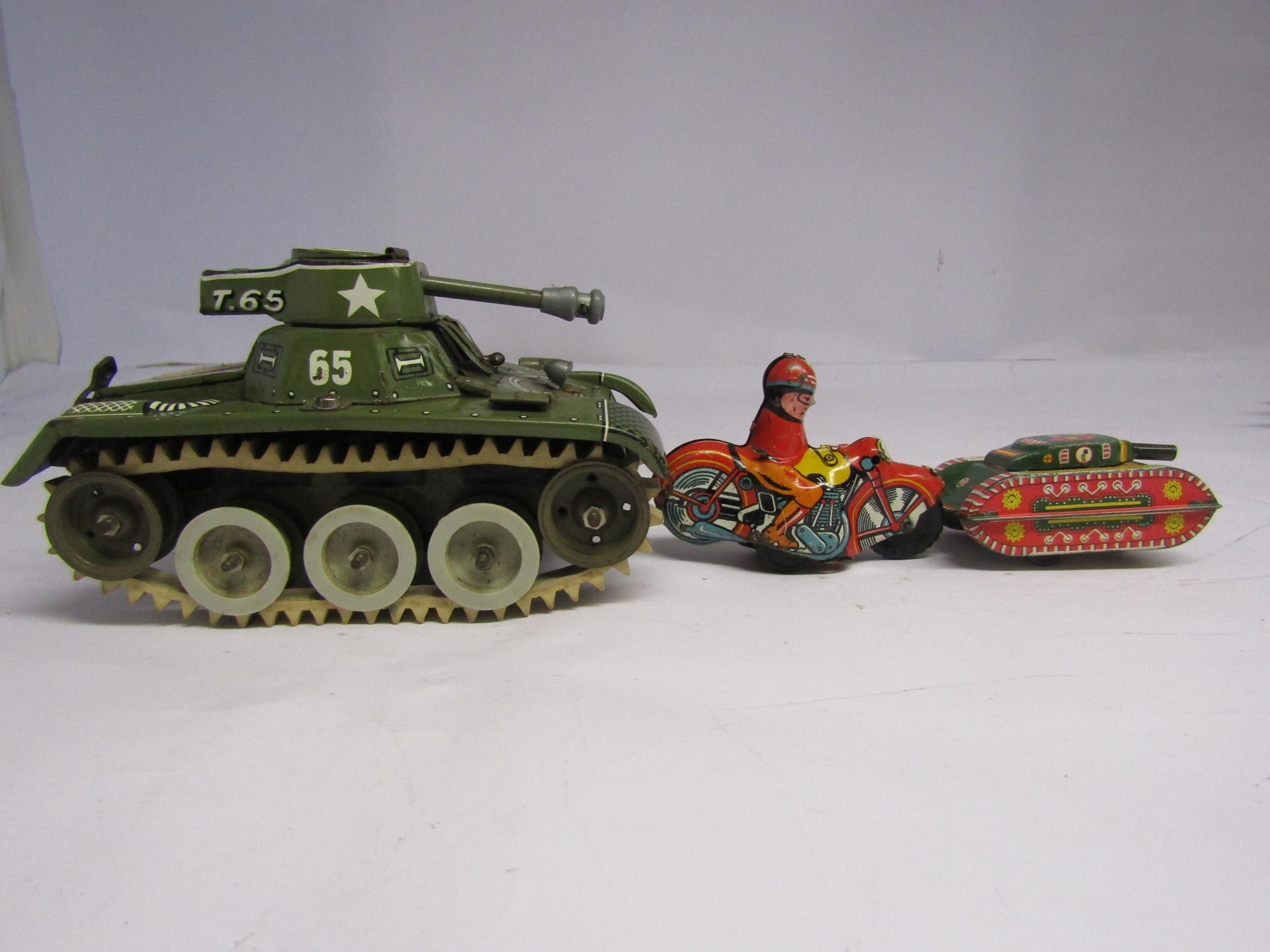 A West German tinplate clockwork Gama T65 tank together with a smaller tinplate tank, British made - Image 3 of 5