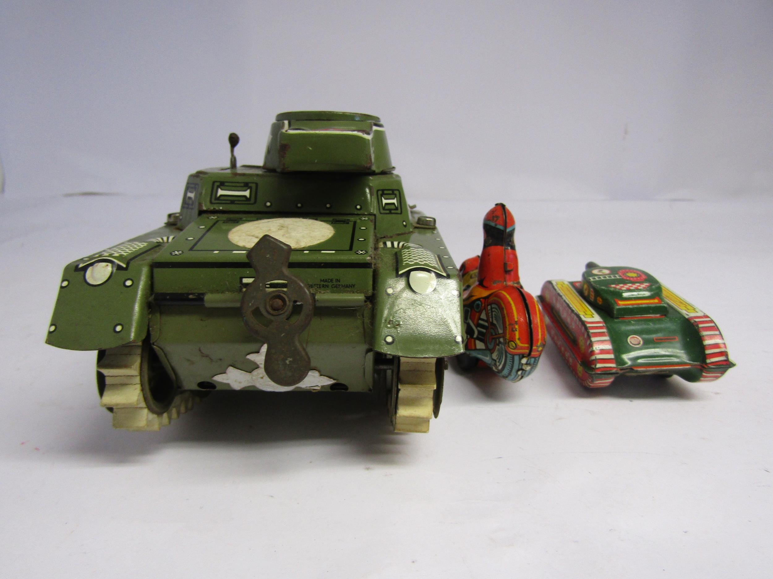 A West German tinplate clockwork Gama T65 tank together with a smaller tinplate tank, British made - Image 4 of 5
