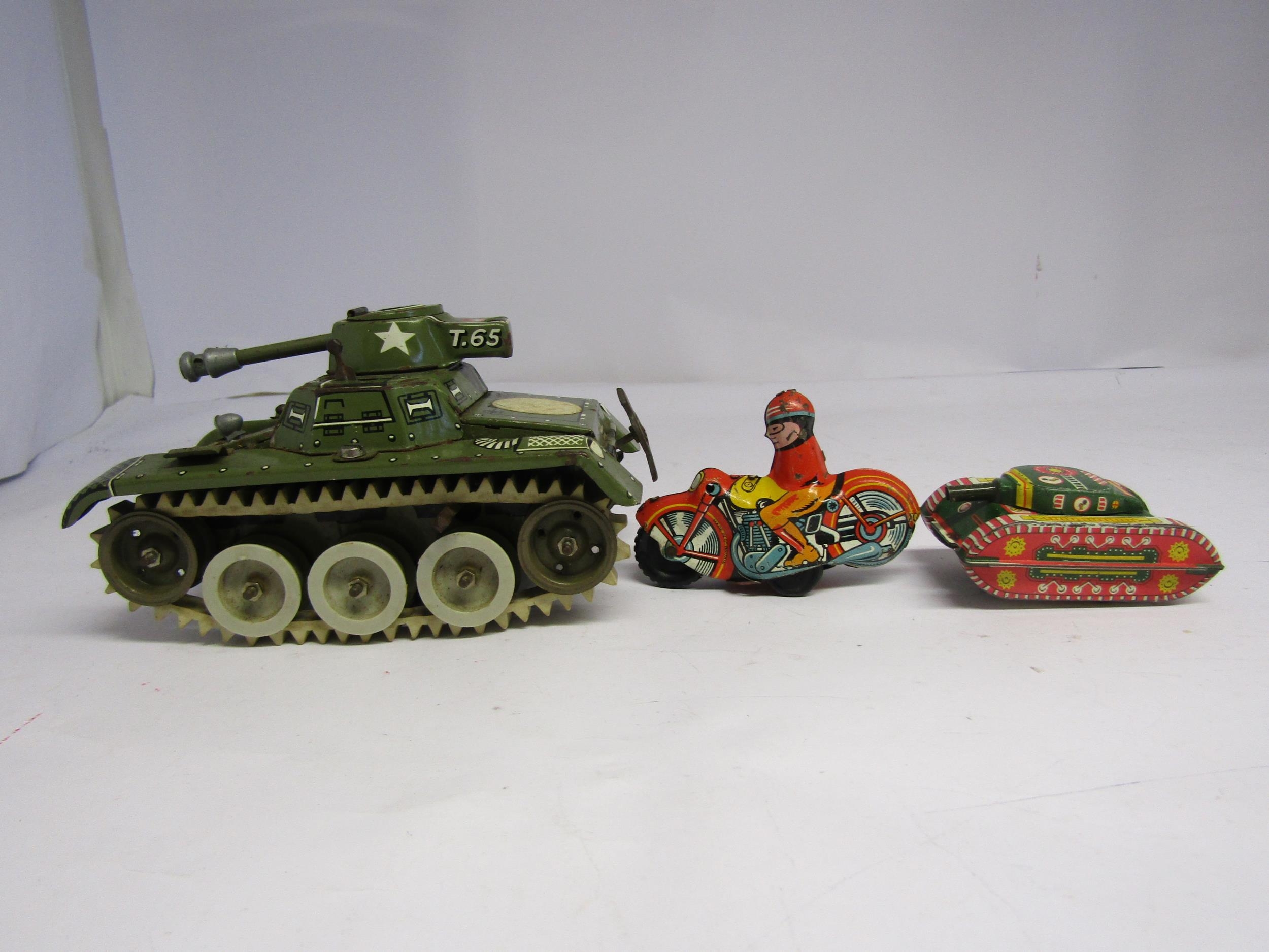 A West German tinplate clockwork Gama T65 tank together with a smaller tinplate tank, British made - Image 5 of 5