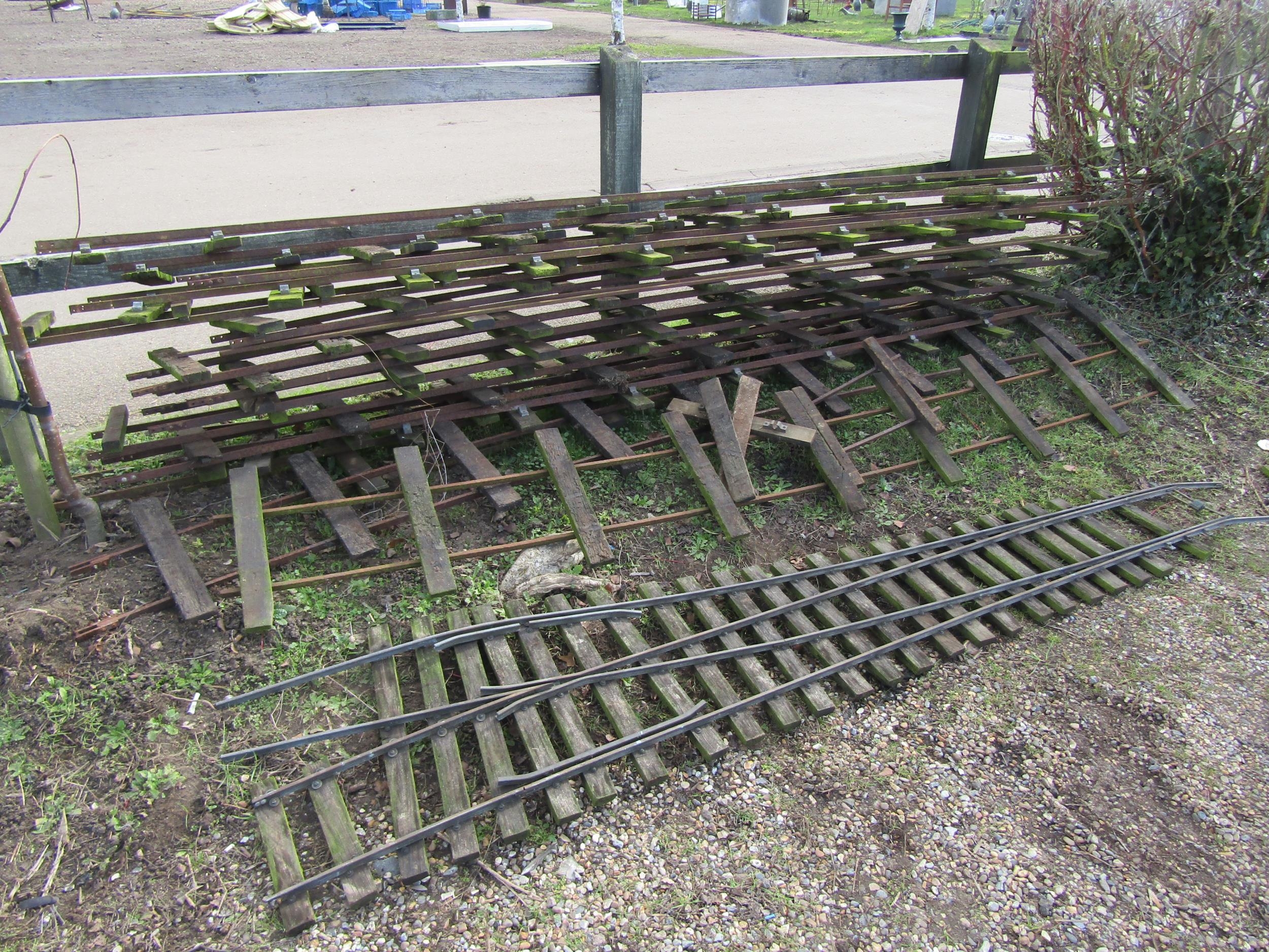 A good quantity of 7 1/4" gauge miniature railway track. Approximately 75 metres in total, divided - Image 2 of 6