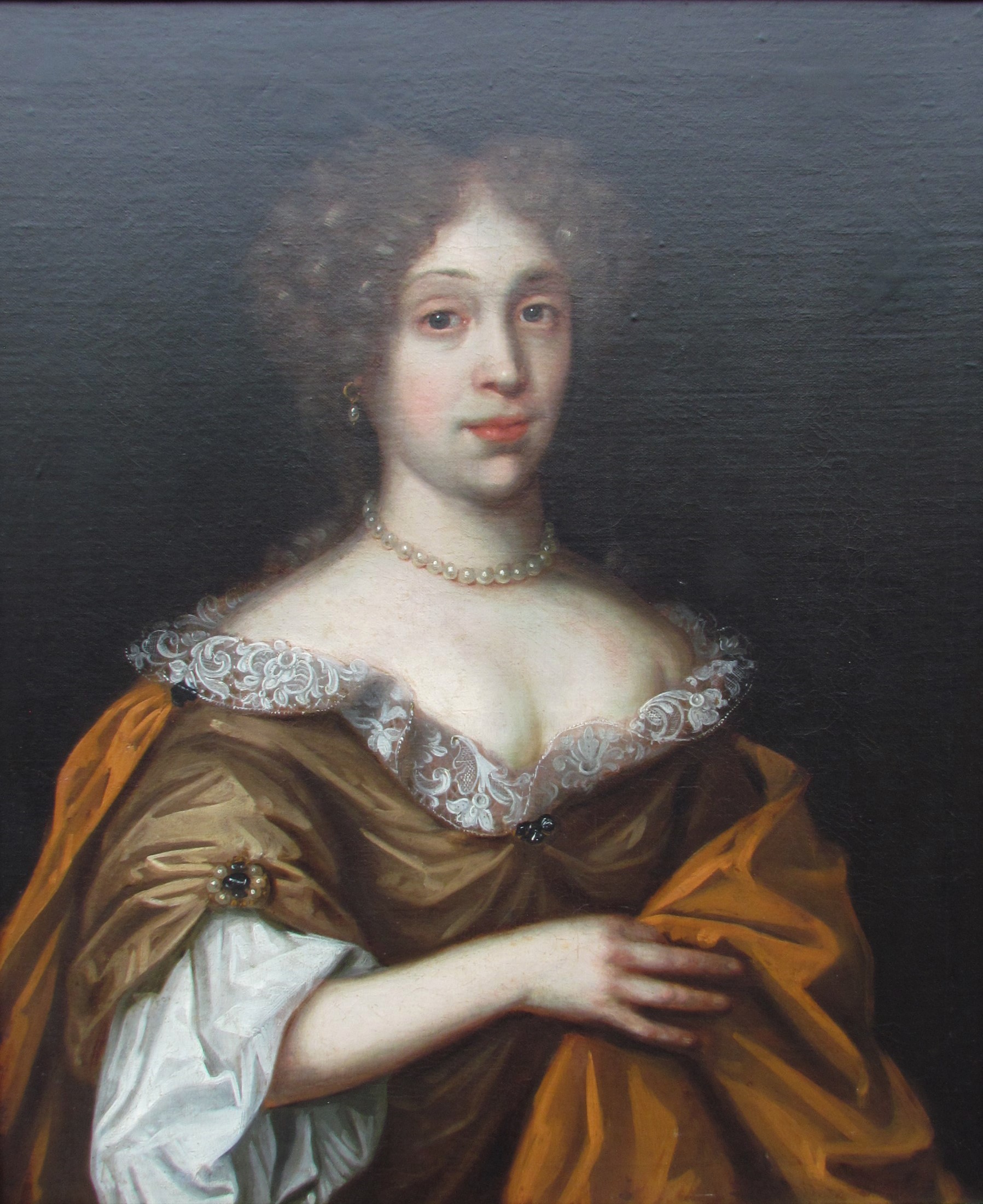 Follower of Willem Wissing a 17th Century portrait of a lady possibly Mary of Modena, with curly - Bild 2 aus 3