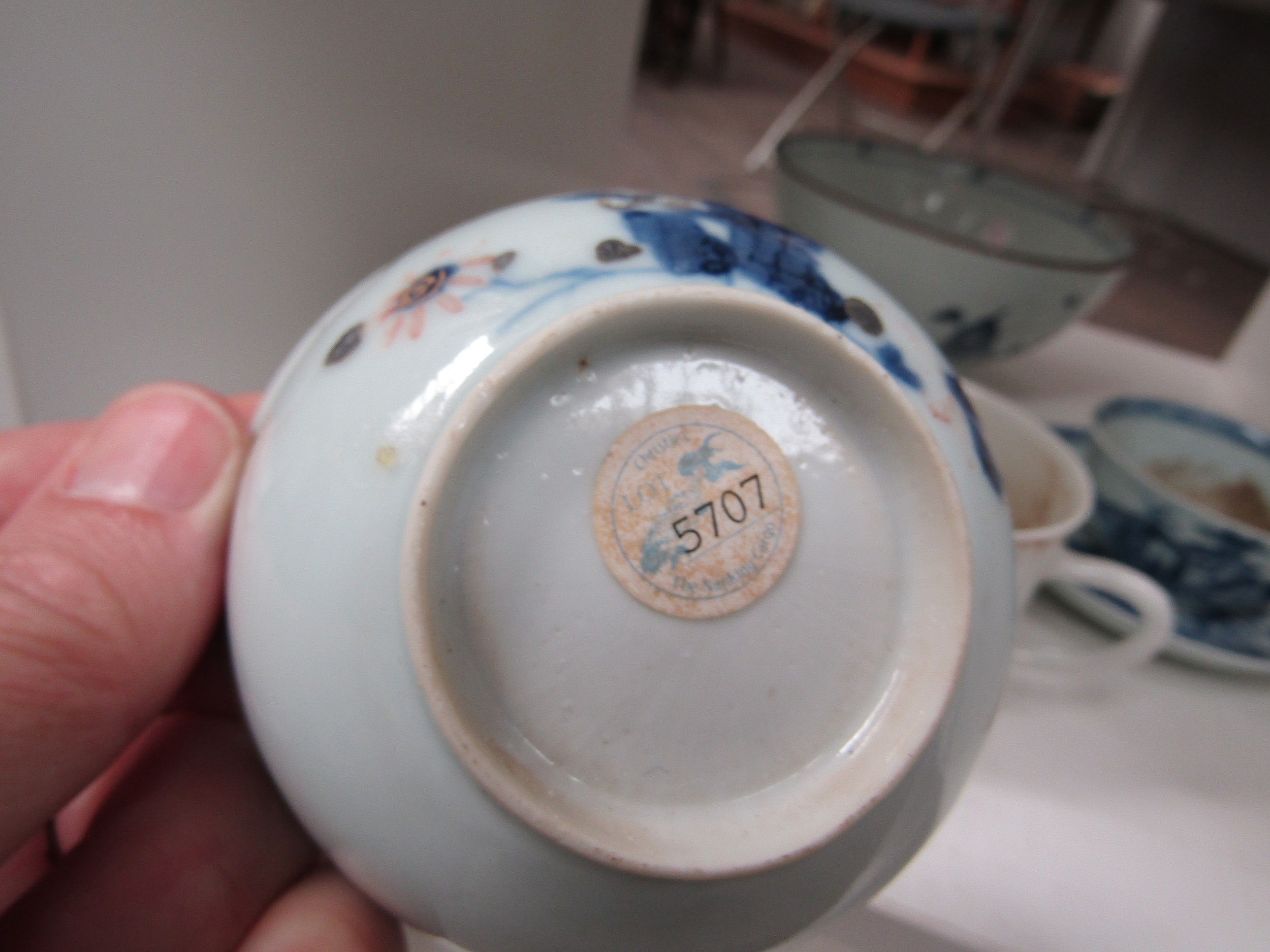 A collection of Nanking Cargo (1752) porcelain consisting of six bowls and saucers, rice bowl, - Image 4 of 5