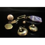 An amethyst pendant hung from a bar brooch stamped 15ct, 9ct gold cufflinks a/f, gold stud stamped