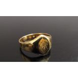 An 18ct gold signet ring. Size Q, 5.7g