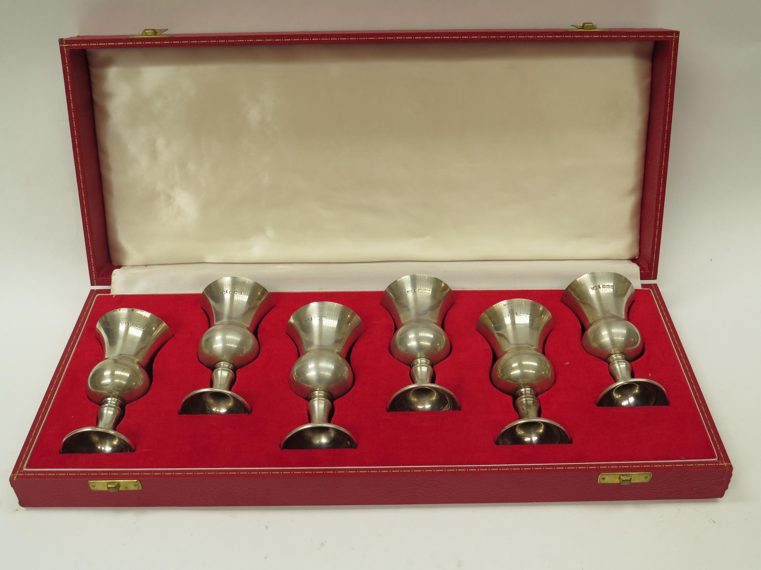 S.J. Rose & Son set of six silver sherry/port goblets, Birmingham 1969 in case, 10cm tall, 346g