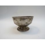 A silver Elkington & Co. Ltd. pedestal bowl with melon fluted detail, Birmingham 1901, 10cm tall,