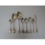 Mixed silver teaspoons, condiment flatware and souvenir spoons including Lion finial, 146g