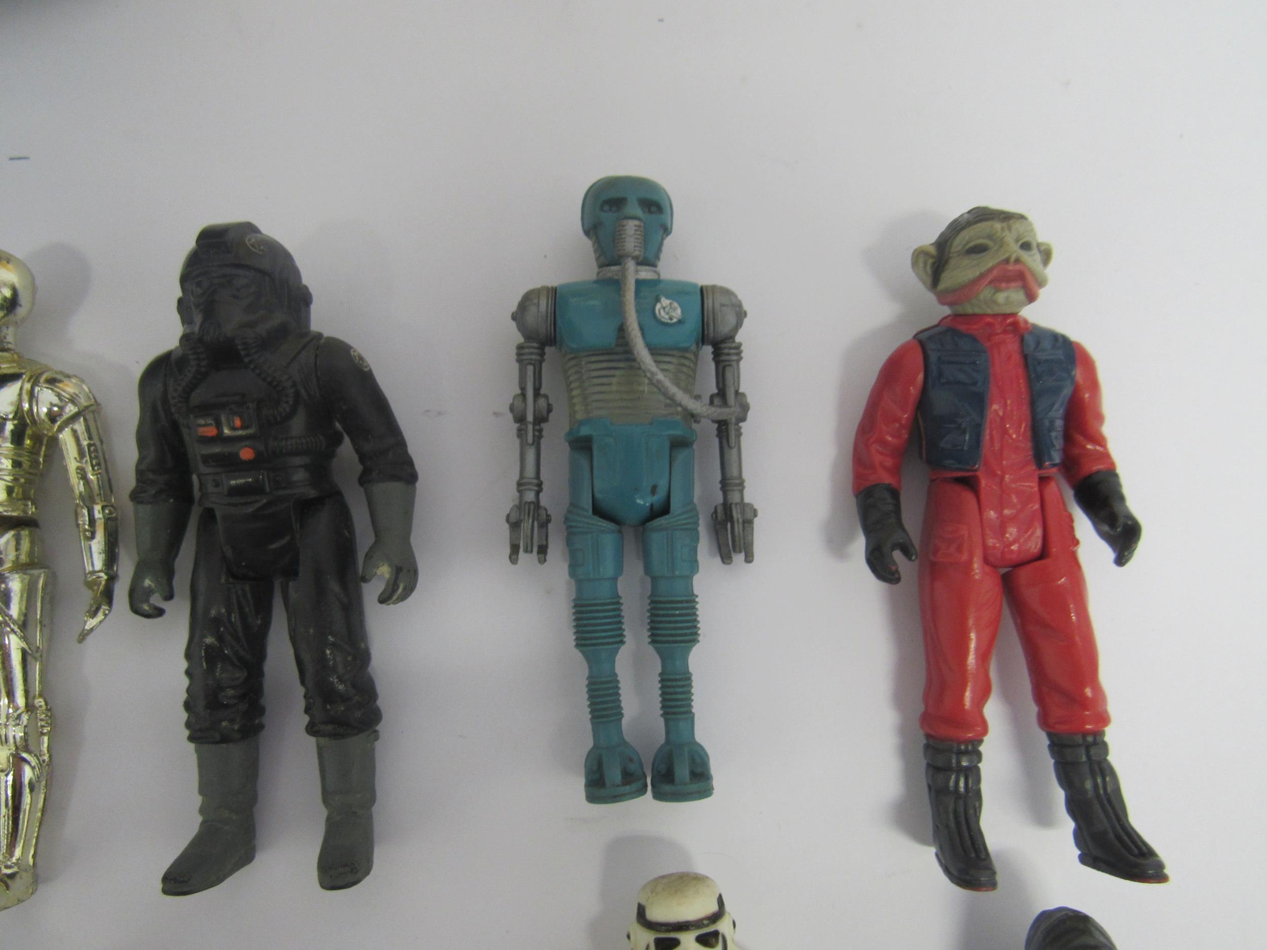 A Kenner Star Wars Darth Vader collectors carry case containing a collection of nineteen original - Image 6 of 11