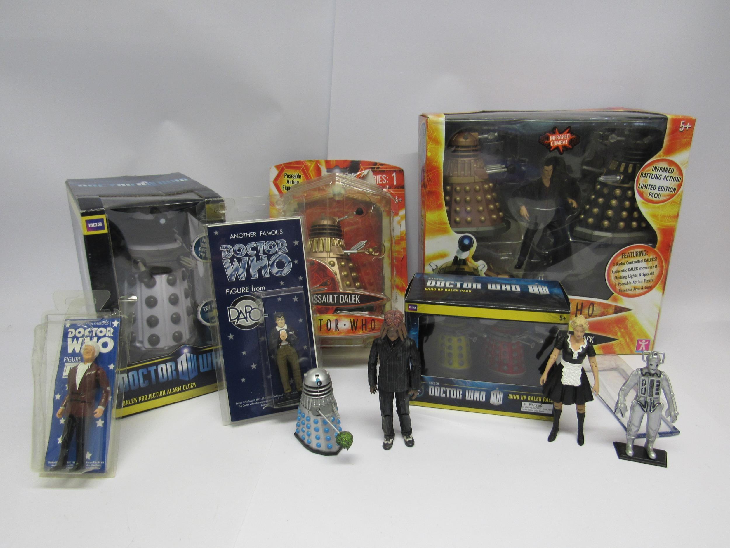 Assorted boxed and loose Doctor Who toys, figures and collectables including Radio Controlled
