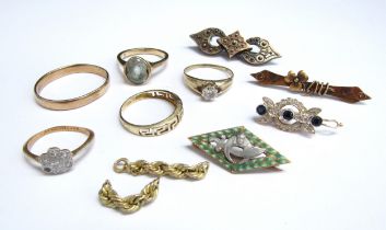 Five gold rings including 9ct, 15ct and 333, a brooch stamped 14k, 14ct gold sapphire and diamond