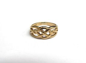 A 9ct gold Celtic knot ring. Size N, 2.7g