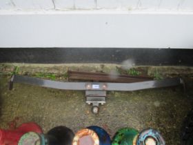 A tow bar to fit a Rover P6