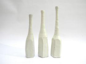 AKIKO HIRAI (b.1970) A collection of three graduating white glazed Morandi vases, each signed to