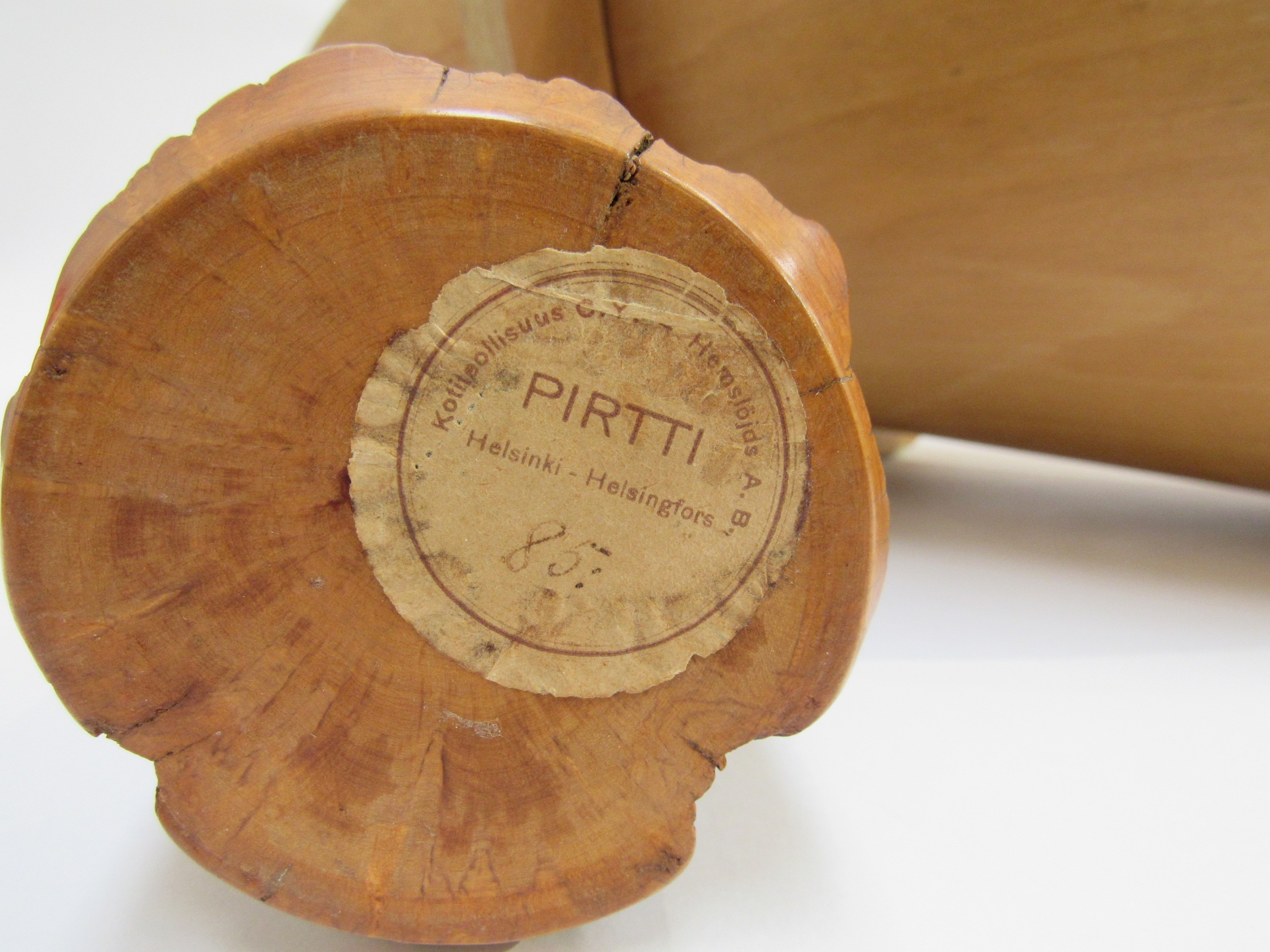 A Finnish bentwood trug and carved bark wood brush pot with makers label to base 'Pirtti Helsinki' - Image 3 of 5