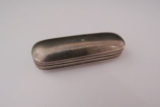 A Georgian silver cheroot case, gilded interior, plain outer