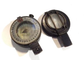 A T.G.Co Ltd London military compass No B148170 1942 MK III, hinge pin missing