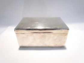 A Walker & Hall silver humidor/cigar box with wood lined interior Sheffield 1925, 13cm x 24cm x 15cm