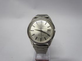 A vintage Seiko Sportmatic Calendar 820 Seahorse gent's wristwatch, deep scratches to watch glass