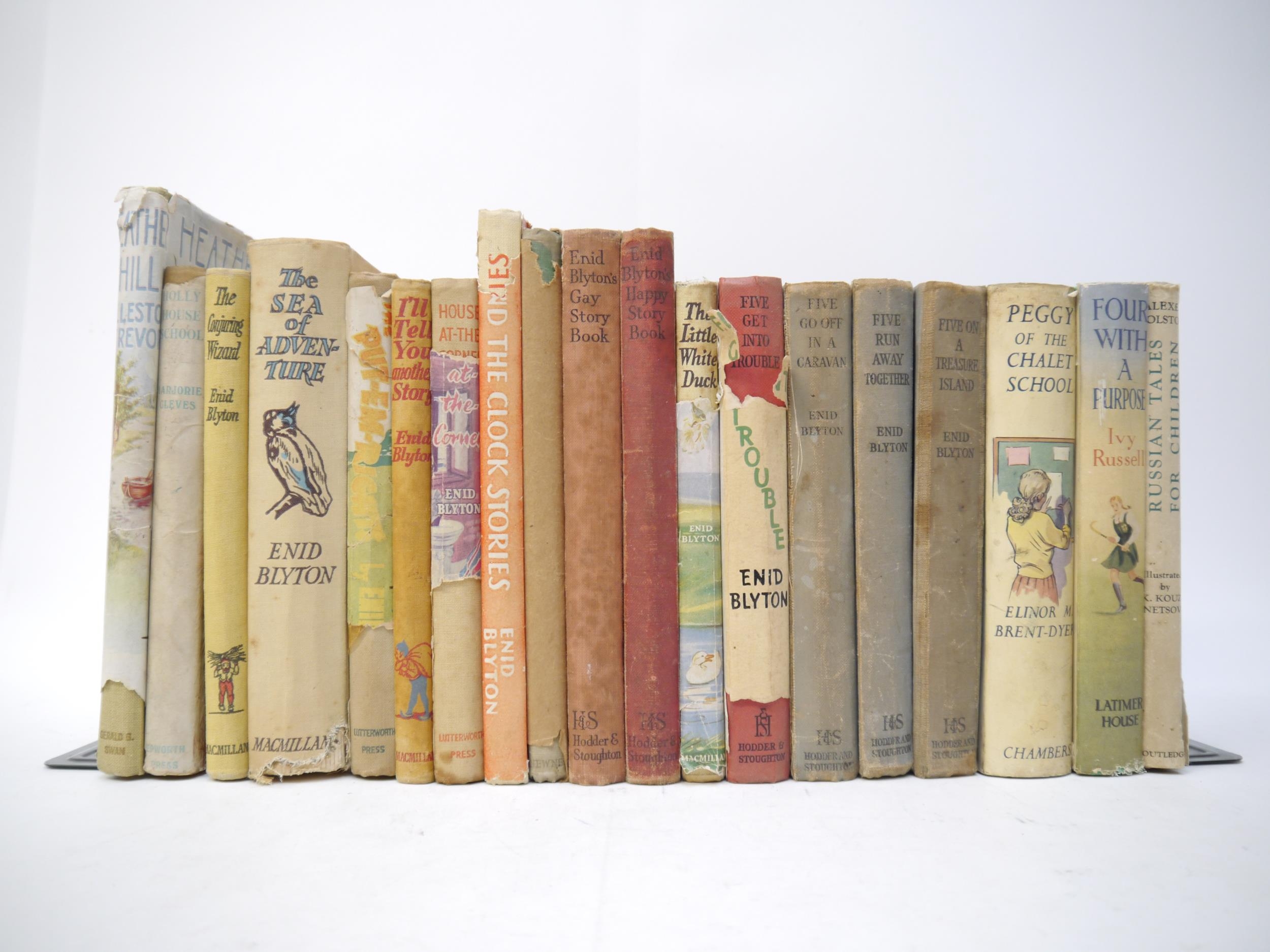 Nineteen assorted children's titles, many Enid Blyton, including: 'Five on a Treasure Island', L,
