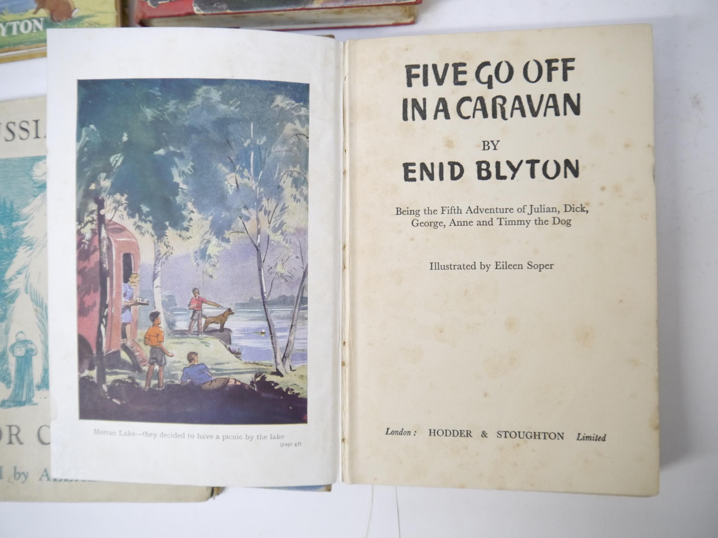 Nineteen assorted children's titles, many Enid Blyton, including: 'Five on a Treasure Island', L, - Image 3 of 9