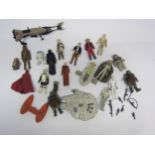 A small group of loose vintage Star Wars figures etc