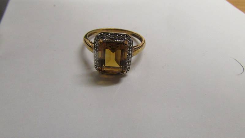 A 9ct gold ring set amber coloured stone, size S half, 3.1 grams. - Image 3 of 8