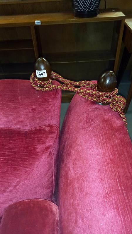 A deep red Draylon drop end settee COLLECT ONLY. - Image 4 of 5