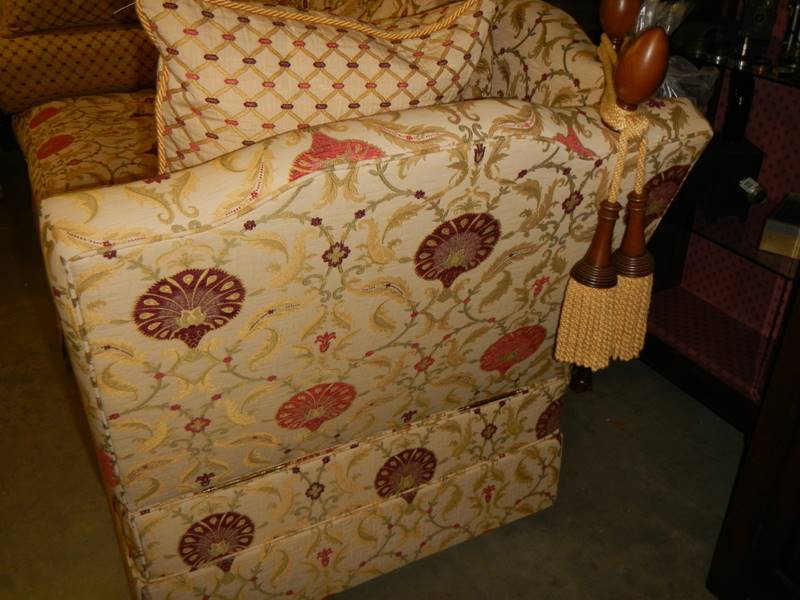 A suberb quality knoll end sofa with cushions., COLLECT ONLY. - Image 2 of 2