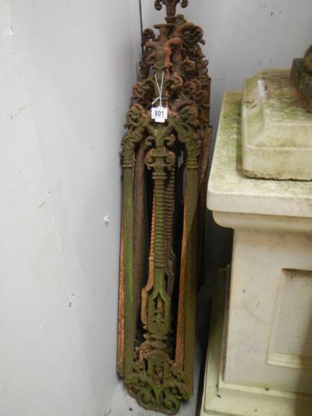 A good lot of cast iron railings. COLLECT ONLY. - Image 3 of 3