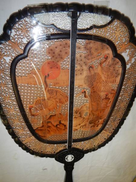 An antique oriental wooden fan. a/f. - Image 3 of 8