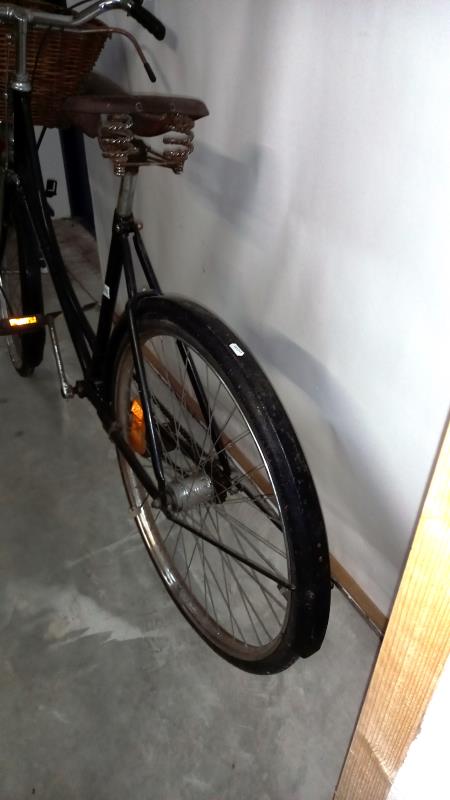 A Pashley ladies bike with loop frame - Image 3 of 3
