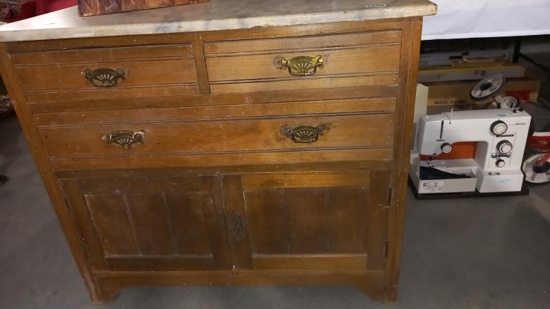 An edwardian marble top satin walnut washstand with cupboard doors and 3 draws. 92x48x H78cm - Image 3 of 6