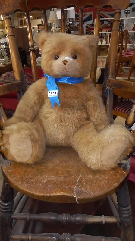 A Gund collectors bear COLLECT ONLY.