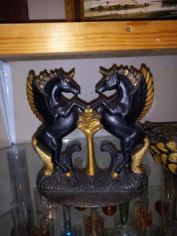 A cast iron Unicorn door stop & gilded lion & heavy cast iron duck - Image 3 of 4