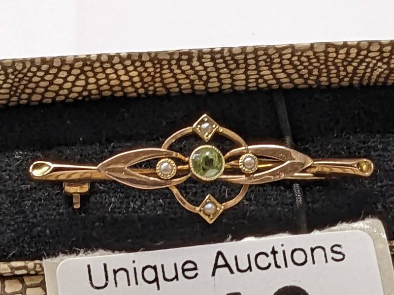 An antique brooch stamped Chester, 15ct gold set peridot. - Image 2 of 3