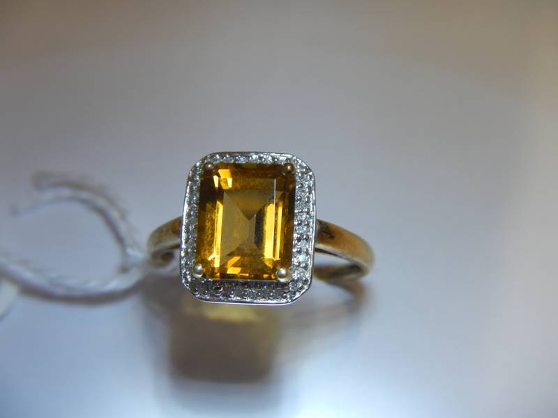 A 9ct gold ring set amber coloured stone, size S half, 3.1 grams. - Image 6 of 8