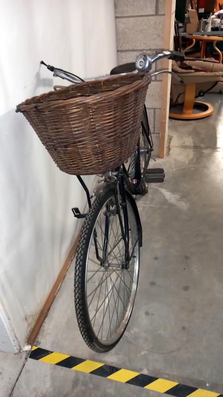 A Pashley ladies bike with loop frame - Image 2 of 3