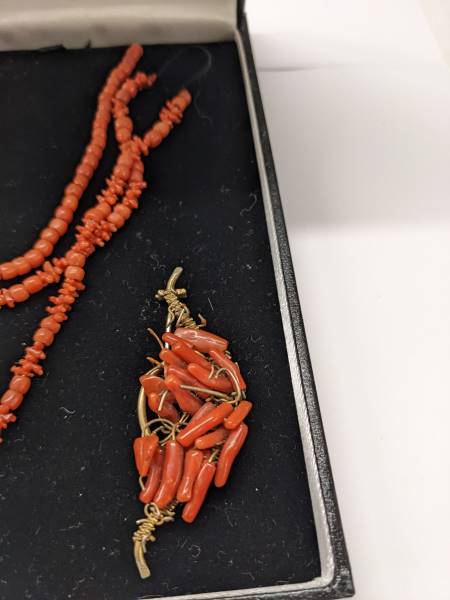 A red coral necklace with attached pendant and a 19th century similar brooch. - Image 3 of 3