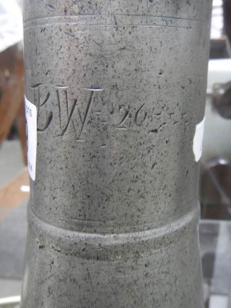 An old pewter jug. - Image 2 of 3
